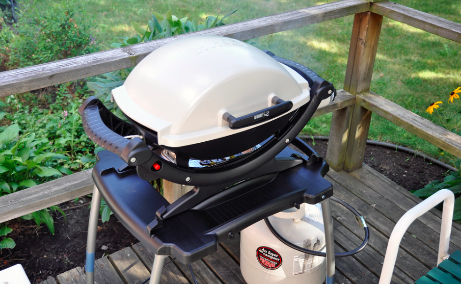 Weber Q100 Review - Baby Q Portable Gas Grill